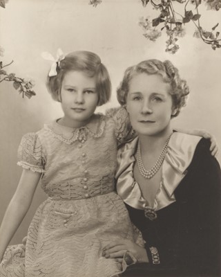 Lot 68 - Yevonde [Madame Yevonde] (1893-1975)