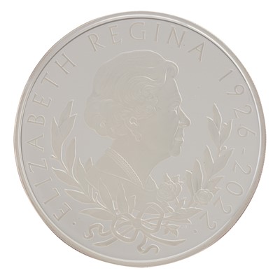 Lot 105 - Her Majesty Queen Elizabeth II 10 Ounce Proof Silver Coin