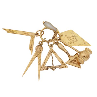 Lot 292 - A masonic charms pendant