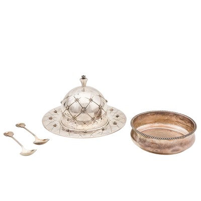 Lot 750 - A late 20th century Italian silver butterdish, retailed by Hazorfim