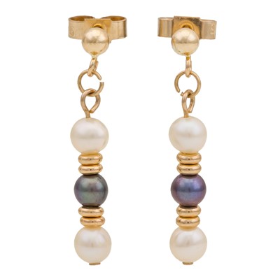 Lot 267 - A pair of cultured pearl earrings