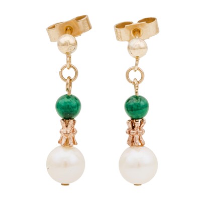 Lot 198 - A pair of pearl and malachite earrings