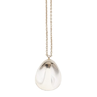 Lot 400 - Georg Jensen by Nanna and Jorgen Ditzel Ι An 'Oyster shell' pendant necklace, circa 1972
