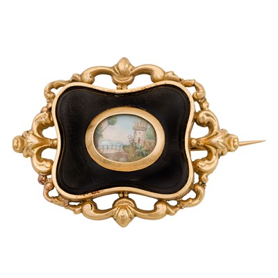 Lot 166 - A Victorian memorial brooch