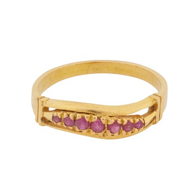 Lot 61 - A seven-stone ruby ring