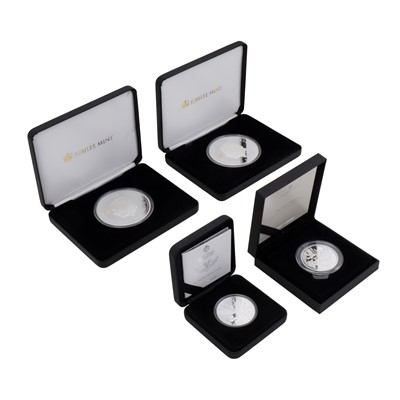 Lot 538 - A small group of fine silver proof coins