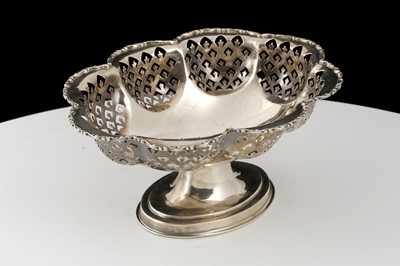 Lot 159 - Antique George V Sterling Silver bonbon basket...