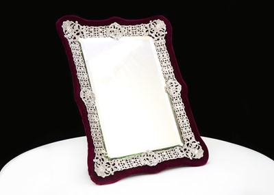 Lot 155 - A Victorian antique sterling silver mounted...