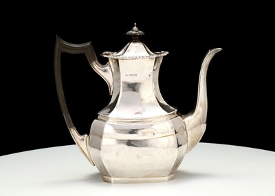Lot 470 - An Edwardian antique sterling silver coffee...