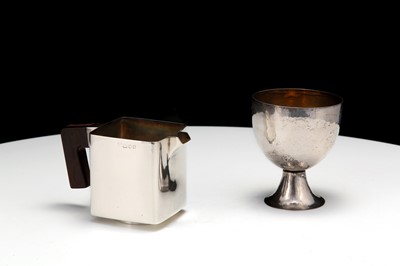 Lot 425 - An Elizabeth II sterling silver modernist...