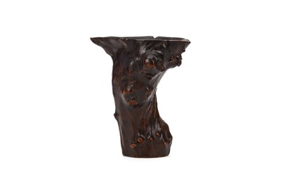Lot 334 - A CHINESE ‘GNARLED WOOD’ BRUSH POT.