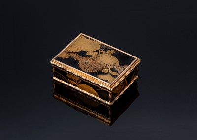 Lot 266 - A fine Louis XV French gold mounted oriental...