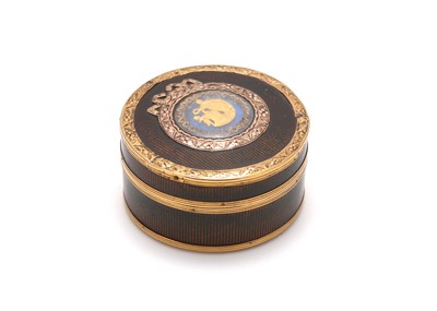Lot 241 - A Louis XV/XVI French gold mounted vernis...