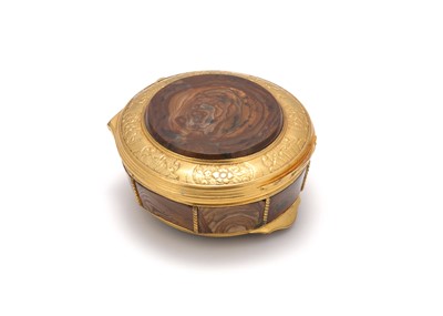 Lot 248 - A George II gilt metal mounted mochastone...