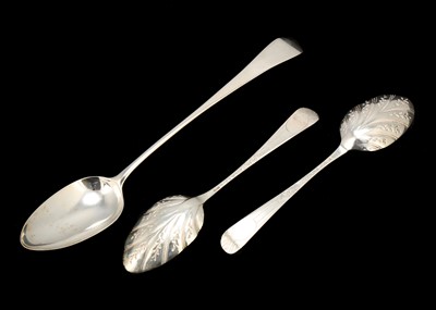 Lot 282 - A George III antique sterling silver Old...