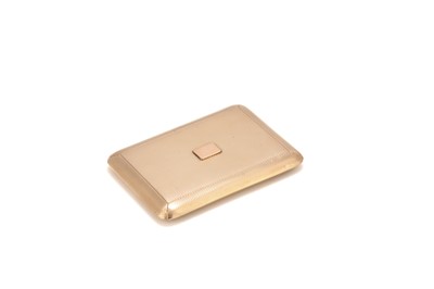 Lot 225 - A George V 9 carat gold cigarette case, London...