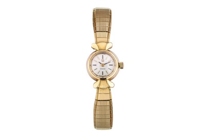 Lot 31 - OMEGA. AN 18K YELLOW GOLD MANUAL WIND BRACELET...