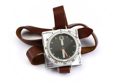 Lot 66 - SUUNTO CO. A FINNISH ALUMINIUM MILITARY WRIST...