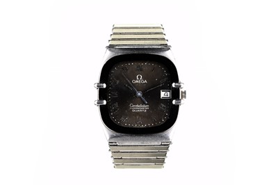 Lot 54 - OMEGA. A STAINLESS STEEL QUARTZ CHRONOMETER...