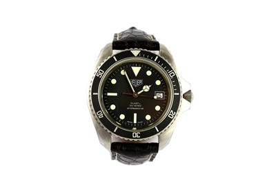 Lot 73 - HEUER. A STAINLESS STEEL QUARTZ DIVERS...