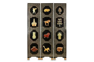 Lot 140 - A CHINESE STYLE JAPANNED, PARCEL GILT, MOTHER...