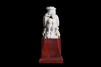 Lot 71 - AN EARLY 20TH CENTURY GERMAN ART NOUVEAU...