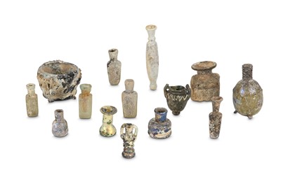 Lot 3 - A MISCELLANEOUS SELECTION OF FOURTEEN GLASS...