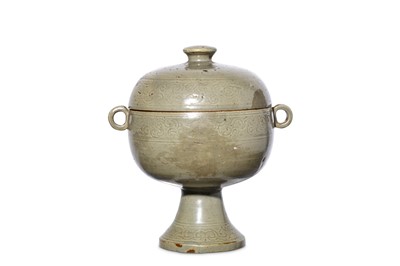 Lot 472 - A CHINESE CELADON RITUAL FOOD VESSEL AND COVER, DOU.