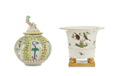 Lot 182 - A HEREND PORCELAIN GINGER JAR AND COVER AND A...