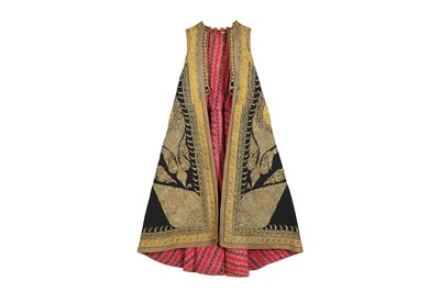 Lot 73 - A PIRI PIRI EMBROIDERED SLEEVELESS ROBE...