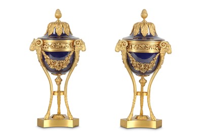Lot 64 - A FINE PAIR OF LATE 19TH CENTURY FRENCH GILT...