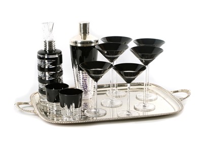Lot 28 - A DAVID REDMAN 'JET' CUT CRYSTAL GLASS AND...