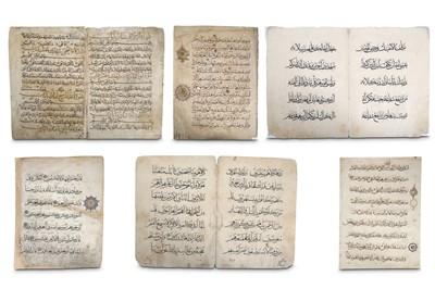 Lot 32 - A SELECTION OF SIX LOOSE QUR'ANIC FOLIOS Egypt,...