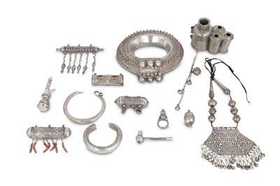 Lot 114 - A MISCELLANEOUS SELECTION OF OMANI AND YEMENI...