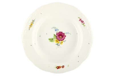 Lot 71 - A MEISSEN SOUP PLATE, circa 1770, painted with...