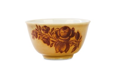 Lot 43 - A RARE MEISSEN CAFÉ-AU-LAIT GROUND TEABOWL,...