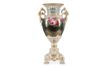 Lot 143 - A VERY LARGE CONTINENTAL PORCELAIN...
