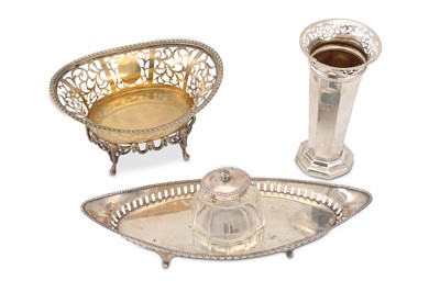 Lot 369 - A mixed group of sterling silver, including a...