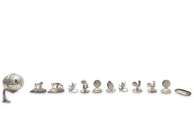 Lot 341 - A mixed group of silver items, including an...