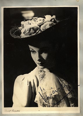 Lot 33 - Autograph Albums.- Incl. Vivien Leigh Album...
