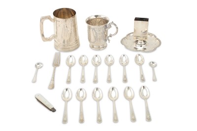 Lot 302 - A mixed group of sterling silver to include a...