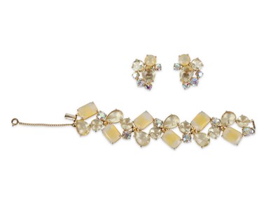 Lot 443 - Schiaparelli Jewellery Suite, 1980s,...