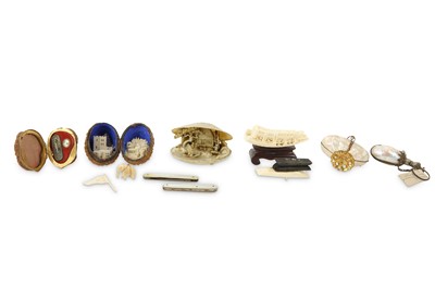Lot 549 - A late 19th century carved, hinged and gilt...