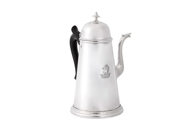 Lot 1 - A George I sterling silver side-handled coffee pot, London 1725 by Thomas Mason (reg. 1st July 1720)