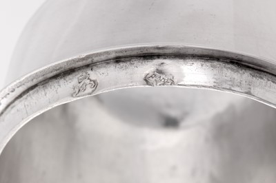 Lot 1 - A George I sterling silver side-handled coffee pot, London 1725 by Thomas Mason (reg. 1st July 1720)