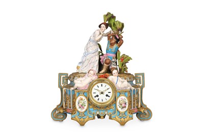 Lot 29 - A LATE 19TH CENTURY CHANTILLY STYLE PORCELAIN...