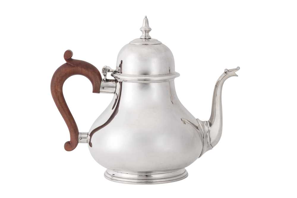 Lot 93 - An Elizabeth II sterling silver teapot, London 1972 by Asprey and Co