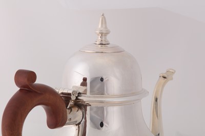 Lot 93 - An Elizabeth II sterling silver teapot, London 1972 by Asprey and Co
