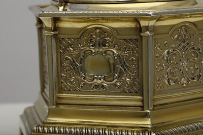 Lot 26 - A George V sterling silver gilt inkwell, London 1919 by Sebastion Garrard
