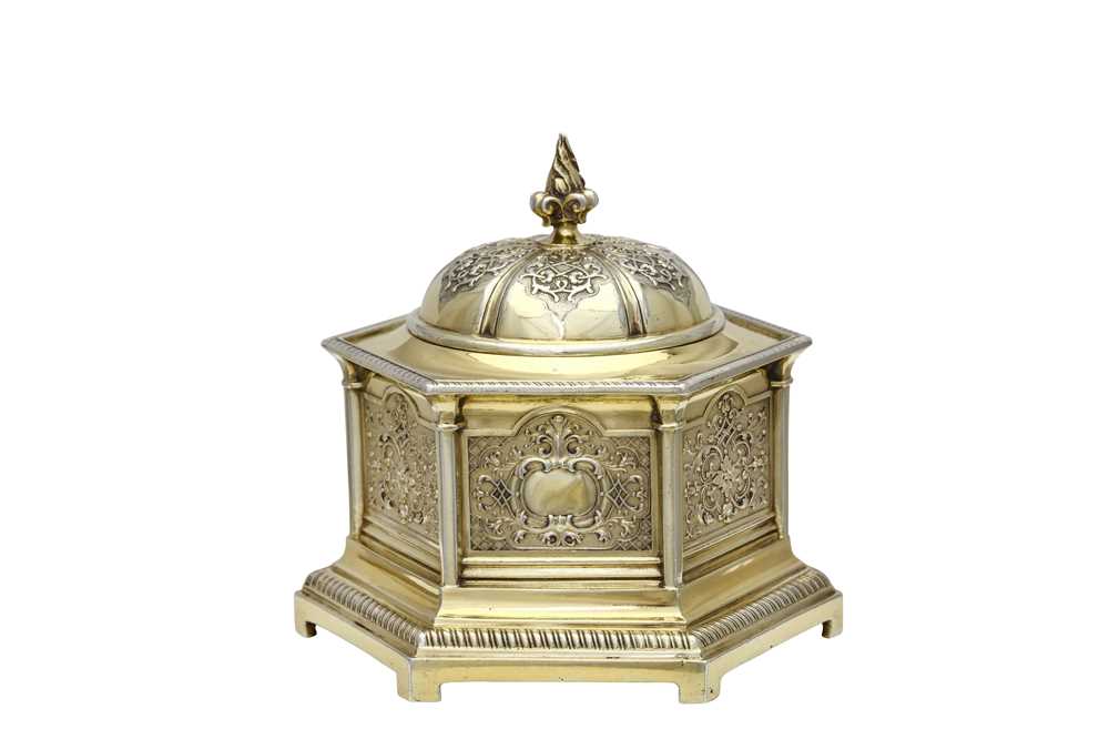 Lot 26 - A George V sterling silver gilt inkwell, London 1919 by Sebastion Garrard